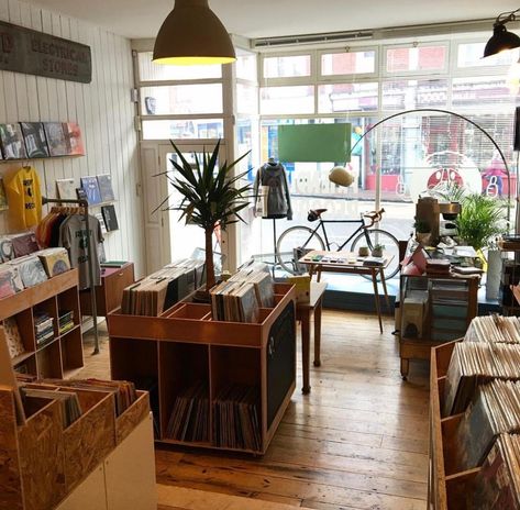 Vinyl Records Coffee Shop, Vinyl Cafe Design, Record Shop Interior, Record Store Coffee Shop, Record Store Cafe, Record Store Interior, Music Store Interior, Music Store Design, Vinyl Cafe