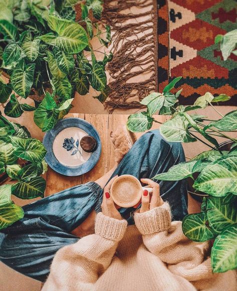 Drinking Tea Photography, Photography Set Up, Photography Ideas At Home, Paradise Wallpaper, Retro Typewriter, Paint Photography, Happy Birthday Candles, Plant Decor Indoor, Instagram Ideas Post