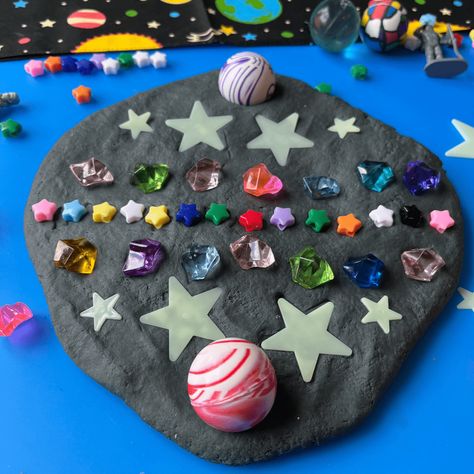 Space Role Play Area Eyfs, Space Provocations, Space Eyfs, Space Playdough, Planet Games, Planets Preschool, Easy Playdough Recipe, Space Play, Space Week