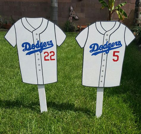 Dodgers Jersey Lawn Signs Wood Yard Art Patterns, Dodger Door Hanger, Diy Dodgers Crafts, Baseball Yard Signs Diy, Softball Yard Signs, Plywood Decor, Dodgers Cornhole Boards, Dodgers Jersey, Wood Football