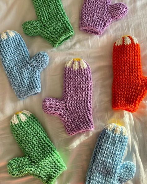 Acrylic Yarn Knitting Projects, Chunky Yarn Crochet Mittens, Cat Paw Mittens Crochet, One Piece Crochet Mittens, Mitten Crochet, Realm Designs, Crochet Hat Mittens Set, Mittens Crochet Pattern, Crocheted Mittens