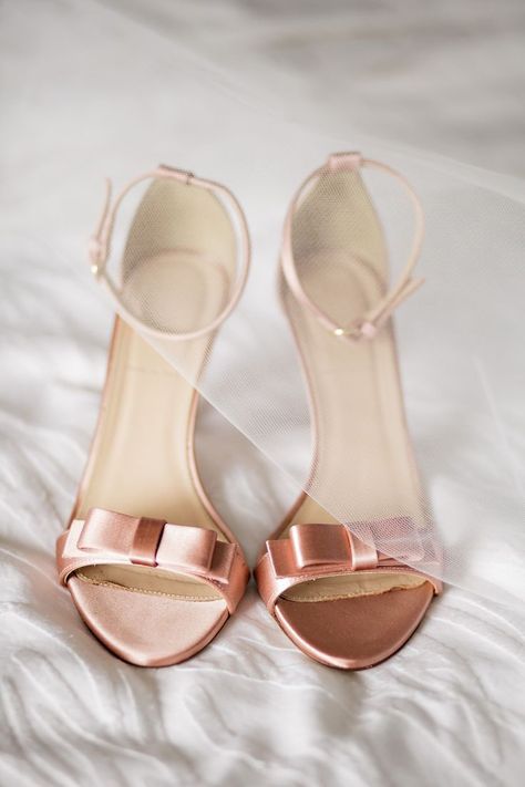 Copper Wedding Theme, Rose Gold Wedding Shoes, Gold Wedding Shoes, Hak Tinggi, Pink Wedding Shoes, Fun Wedding Shoes, Bridal Shoe, Copper Wedding, Shoe Ideas