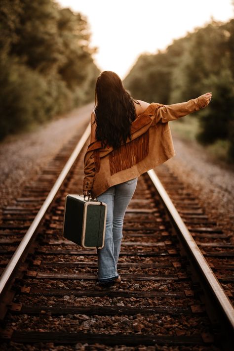 Western fashion cowgirl railroad tracks photo shoot Miranda Lambert model Senior Pictures Railroad Tracks, Railroad Senior Pictures, Western Fashion Photoshoot, Railroad Photoshoot, Vintage Senior Pictures, Train Tracks Photography, Urban Photography Portrait, Track Senior Pictures, Track Photos