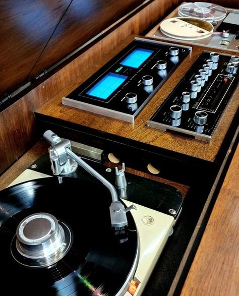 Mcintosh Stereo, Lp Player, Vintage Stereo Console, Mcintosh Audio, Audiophile Room, Music Room Design, Stereo Console, Record Room, Sound Room