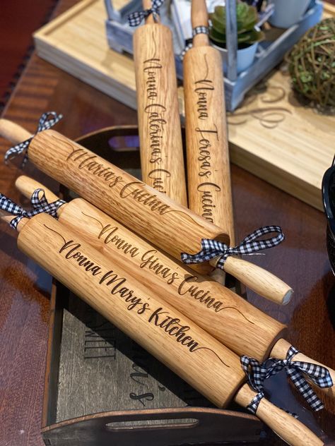 Personalized Rolling Pin, Wood Engraved Gifts, Laser Products, Wood Gifts Diy, Laser Engraved Wedding, Engraved Rolling Pins, Engraved Wedding Gifts, Laser Cut Ideas, Wood Burning Crafts