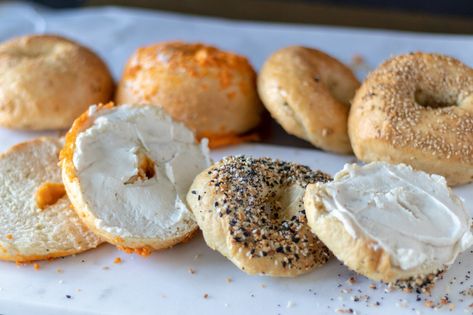 86 Eats, Vegan Bagels, Bagel Calories, Vegan Cream Cheese Recipe, Cashew Cheese Recipe, Vegan Naan, Vegan Bagel, Homemade Bagels, Vegan Cream