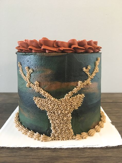 Cake For Hunters Birthday, Birthday Cake For A Hunter, Deer Birthday Cake For Men, Camo Smash Cake, Easy Hunting Cake, Hunter Cake Ideas Birthday, Camo Hunting Cake, Country Birthday Cakes For Men, The Big One Hunting First Birthday Cake