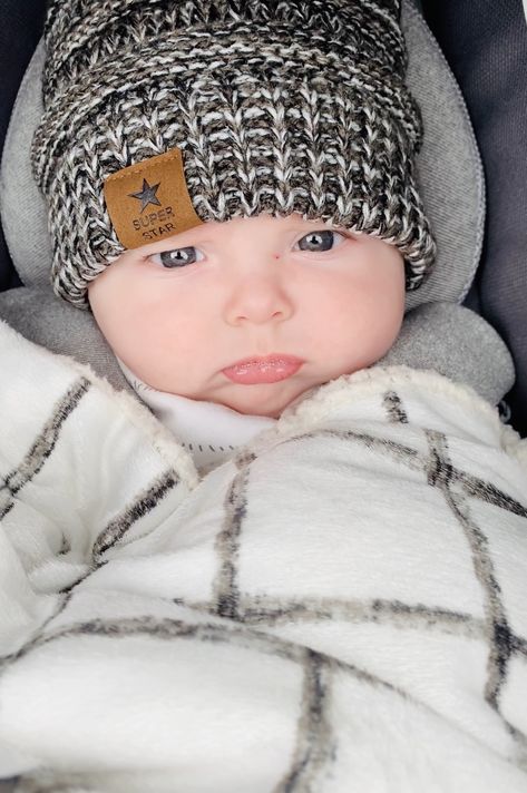 Grey Eyes, Gray Eyes, Baby Boy Newborn, Brown Eyes, Baby Pictures, Bts Jungkook, Newborn Baby, Crochet Hats