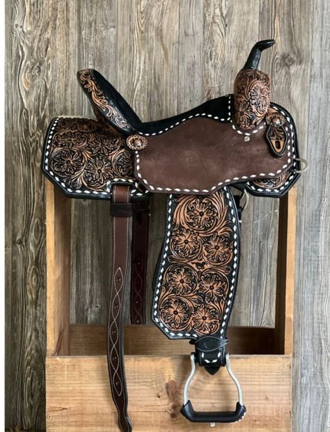 Western Horse Tack Turquoise, Western Tack Sets, Barrel Racing Tack Sets, Bling Horse Tack, Barrel Racing Saddle, Barrel Racing Saddles, Barrel Racing Tack, Barrel Saddle, Southern Outfits