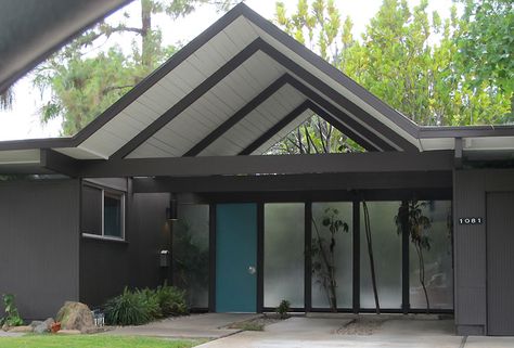 Gray and black with turquoise Midcentury Modern Landscaping, Mcm Exterior, Decorative Columns, Car Port, Eichler Homes, Building A Pergola, Modern Landscape Design, Wooden Pergola, Pergola Designs