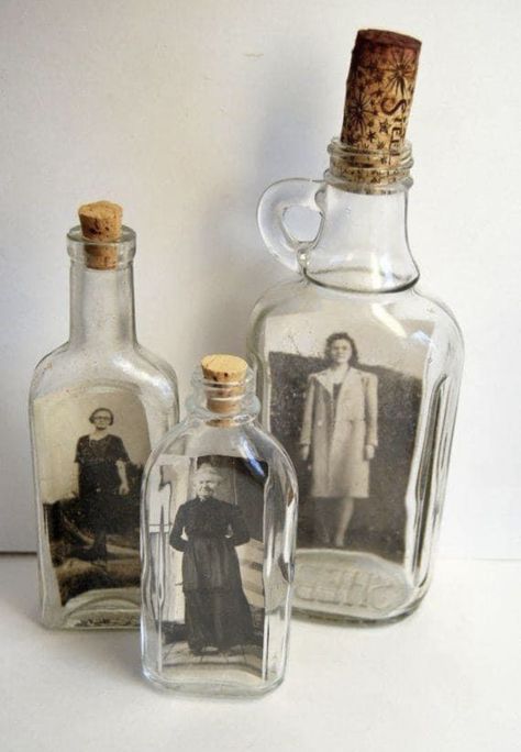 Glass Bottle Ideas, Dark Hallway, Bottle Ideas, Altered Bottles, Hallway Decor, Recycled Projects, Vintage Bottles, Old Bottles, Vintage Junk