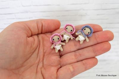 Pink Mouse Boutique: How to Make a Tiny One Inch Baby (Crochet Pattern) Miniature Crochet Patterns, Foundation Single Crochet, Miniature Crochet, Crochet Patterns Free, Crochet Dolls Free Patterns, Turtle Pattern, Haken Baby, Baby Crochet, Crochet Baby Patterns