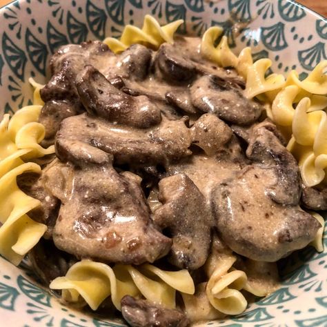 Instant Pot Beef Stroganoff, Best Beef Stroganoff, Pressure Luck, Beef Stroganoff Recipe, Potted Beef, Stroganoff Recipe, Comfort Dishes, Instant Pot Dinner Recipes, Beef Stroganoff