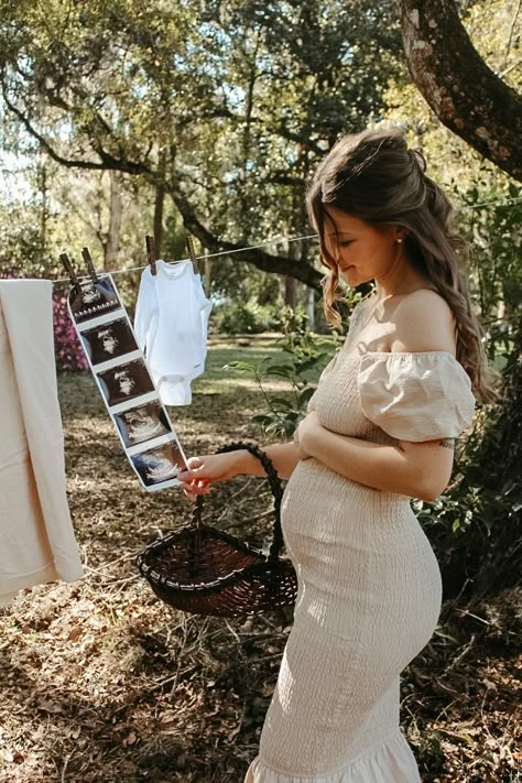 Clothes Pin Maternity Shoot, Redhead Maternity Photos, Diy Maternity Photos Backyard, Maternity Shoot Couples Outfit, Simple Couples Maternity Photos, Maternity Bbq Outfit, Maternity Pictures Clothes Line, Cottage Core Maternity Outfits, Baby In Bloom Photoshoot