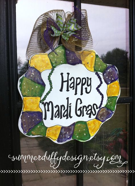 FREE SHIPPING! Mardi Gras wooden door hanger. King Cake door hanger. Happy Mardi Gras. Puprle, gold, green. glitter. Mardi Gras wreath by SummerDuffyDesign on Etsy Mardi Gras Door Hanger, Mardi Gras Door, Spirit Sticks, Mardi Gras Crafts, Mardi Gras Wreath, Wood Hanger, Wooden Door Hanger, Summer Door Hanger, Mardi Gras Decorations