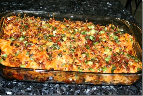 Loaded baked potato and chicken casserole Baked Potato And Chicken, Potato And Chicken Casserole, Buffalo Chicken Casserole, Loaded Baked Potato, Loaded Potato, Loaded Baked Potatoes, Jambalaya, Chicken Casserole, Buffalo Chicken