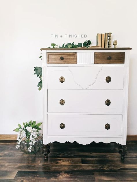 Painting Antique Dresser, Staged Furniture, White Dresser Stained Top, Antique White Dresser Diy, White Dresser Makeover, White Vintage Dressers, Painted Antique Dresser, Dresser Island, White Painted Dressers