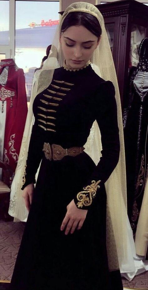 National Dress, Fantasy Gowns, Fantasy Dress, Traditional Dress, Dream Dress, Traditional Dresses, Traditional Outfits, Hijab Fashion, Classy Outfits