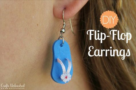 Flip flop earrings - A Little Craft in Your Day #teencraft Flip Flop Craft, Jewelry Organizer Diy Wall, Diy Jewelry Holder, Jewelry Organizer Diy, Diy Summer, Easy Diy Jewelry, Earrings Diy, Earring Crafts, Jewelry Making Tutorials