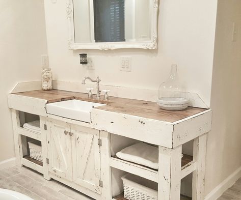 Cottage Bathroom, Farmhouse Bathroom, Farmhouse vanity, farmhouse sink Estilo Cottage, Farmhouse Bathroom Sink, Cottage Style Bathrooms, Iron Chairs, Bathroom Vanity Remodel, Farmhouse Bathroom Remodel, Bathroom Vanity Decor, Farmhouse Vanity, Bathroom Farmhouse