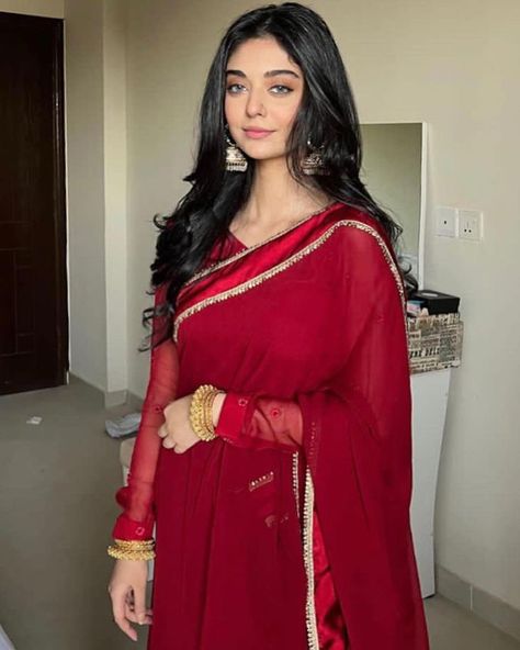 Lowkey Luxury, Noor Zafar Khan, Saree Dp, Fun Facts About Cats, Noor Khan, Facts About Cats, Sara Khan, Sarah Khan, Girls Designer Dresses