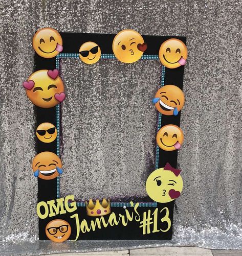 Girls Emoji Birthday Party, Social Media Theme Party, Emoji Birthday Party Ideas, Emoji Party Decorations, Emoji Decorations, Emoji Happy Face, Emoji Ideas, Birthday Decoration Ideas, Emoji Birthday Party