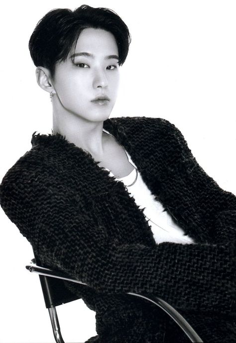 CARAT(JP) MAGAZINE vol.13 / HOSHI #세븐틴 #호시 #SEVENTEEN #HOSHI Hoshi Magazine, Hoshi Photoshoot, Svt Photoshoot, Jp Magazine, Seventeen Hoshi, Seventeen Magazine, Hoshi Seventeen, Pledis Entertainment, Seventeen