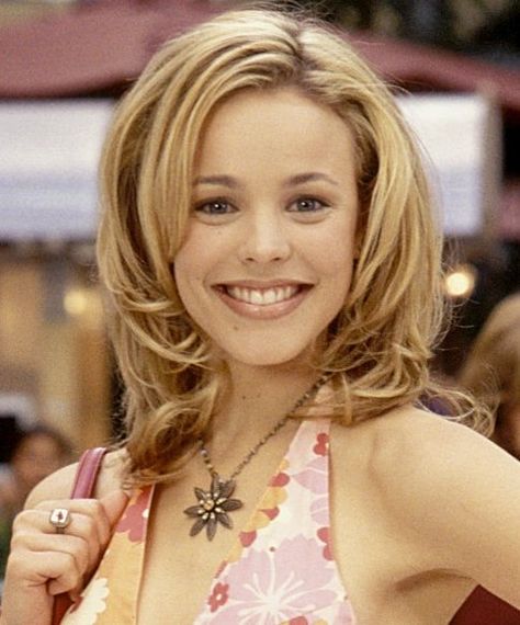 Rachel McAdams in ¡Este cuerpo no es el mío! (2002) Rachel Mcadams Hair, The Hot Chick, Rachel Anne Mcadams, Sassy Hair, Canadian Actresses, Rachel Mcadams, Actrices Hollywood, Favorite Actors, Mean Girls