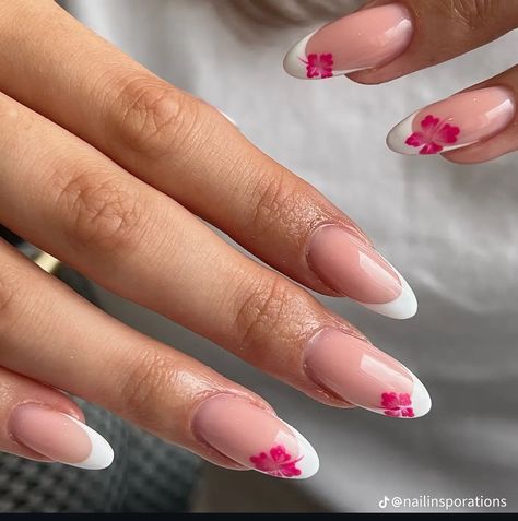 Pink Flower Nails, Summery Nails, Girly Acrylic Nails, Basic Nails, Flower Nail, Summer Acrylic Nails, Dream Nails, Floral Nails, Summer Nail