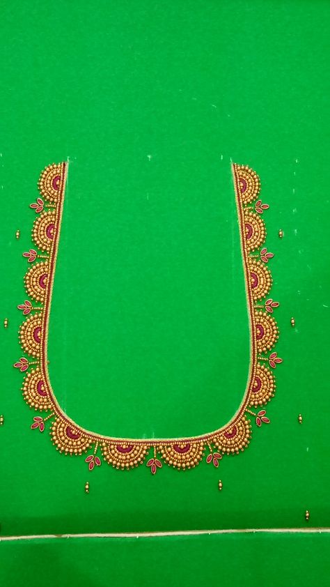 Aari Simple Neck Design, Aari Work Blouse Simple Design 1000 Rs, 1000 Rs Aari Work Design, Peacock Embroidery Designs, Flower Pattern Drawing, Hand Work Design, Aari Blouse, Birds Embroidery Designs, Hand Beaded Embroidery