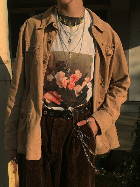 Soft Male Outfits Aesthetic, Softboy Jewelry, Male Aesthetic Outfit Soft, Male Aesthetics Outfits, Eclectic Style Aesthetic, Soft Eboy Aesthetic Outfits Men, Alt Mens Fashion Aesthetic, Mens Outfits With Jewelry, Dreamcore Outfits Male