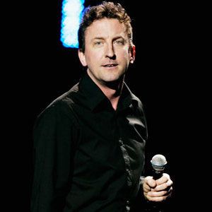 Lee Mack Lee Mack, Not Going Out, Funny Comedians, Comedy Actors, British Humor, British Comedy, Comedy Tv, Stand Up Comedy, Niece And Nephew