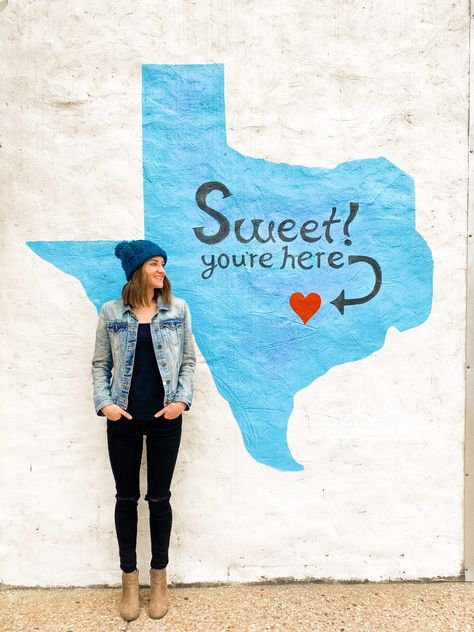 34 Coolest Austin Murals and Walls (+ a map!) - So Much Life Airbnb Mural Ideas, Photo Op Mural Ideas, Instagram Worthy Walls, Outdoor Wall Mural Ideas, Airbnb Instagram Wall, Selfie Mural Ideas, Painted Fences Mural, Instagrammable Walls Interior, Instagram Wall Ideas