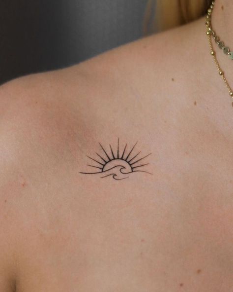 Sunset Tattoo Ideas, Tattoo Sunset, Tattoo Sonne, Sunset Tattoo, Tato Minimal, Sun Tattoo Designs, Sunset Tattoos, Small Pretty Tattoos, Sun Tattoos