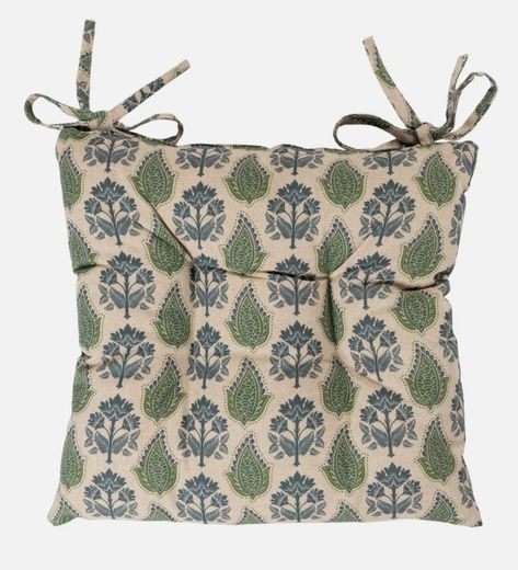 Country Home Kitchen, Countryside Homes, Green Cottagecore, Rustic Cottagecore, Chair Ties, Botanical Motifs, Botanical Leaves, Luxury Chairs, Cottagecore Style