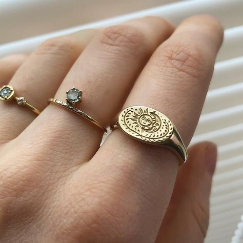 Sun And Moon Ring, Sun And Moon Rings, Retro Sun, Dope Jewelry, Moon Ring, New Retro, Gold Diamond Earrings, Sun And Moon, Jewelry Inspo