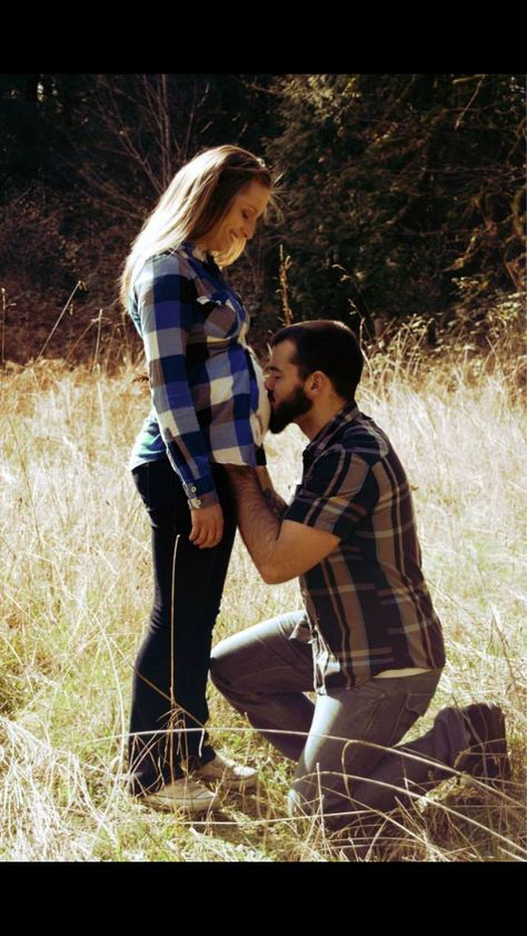 Pregnancy maternity husband wife baby babyboy spring flannel Flannel Maternity Pictures, Pregnant Ideas, Cute Pregnancy Photos, Couple Maternity, Pregnancy Photos Couples, Pregnancy Style, Maternity Pics, Pregnant Couple, Maternity Shoot