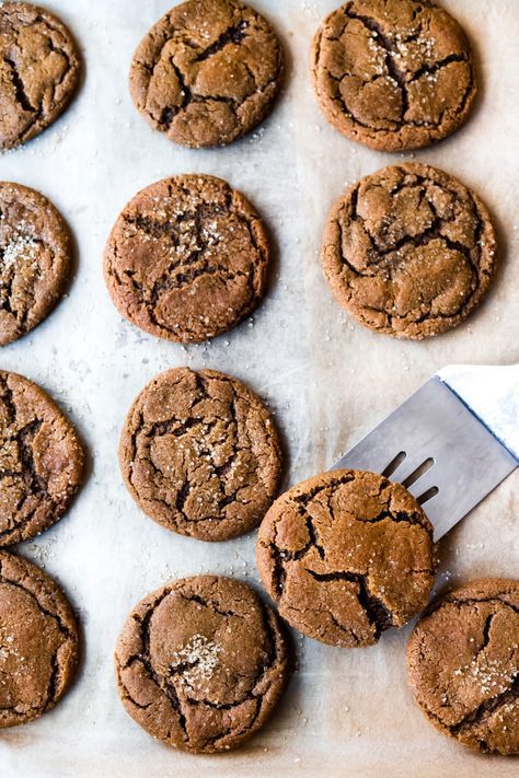 Best Molasses Cookies Ever, Molasses Desserts, Old Fashioned Molasses Cookies, Chai Cookies, Chewy Molasses Cookies, Chai Spices, Ginger Molasses Cookies, Molasses Cookies, How Sweet Eats