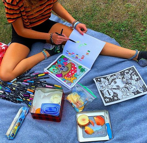 Coloring Picnic Date, Picnic Activities Ideas, Picnic Ideas For Friends Activities, Color Picnic Ideas, Coloring Date Aesthetic, Picnic Ideas Activities, Picnic Activity Ideas, Painting Picnic Date Aesthetic, Picnic Activities For Friends