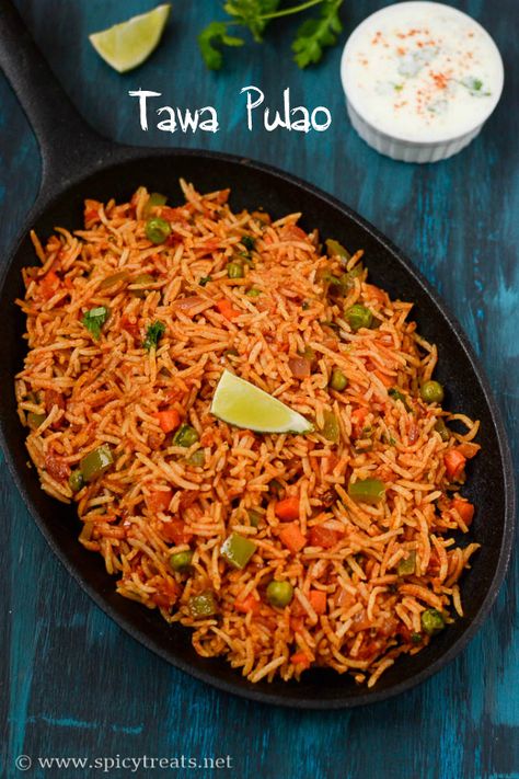 Tawa Pulao Tawa Pulao Recipes, Chickpea Rice, Tawa Pulao, Simple Baking Recipes, Street Food Recipe, Veg Pulao, Mumbai Street, South Indian Recipes, Vegetarian Ideas