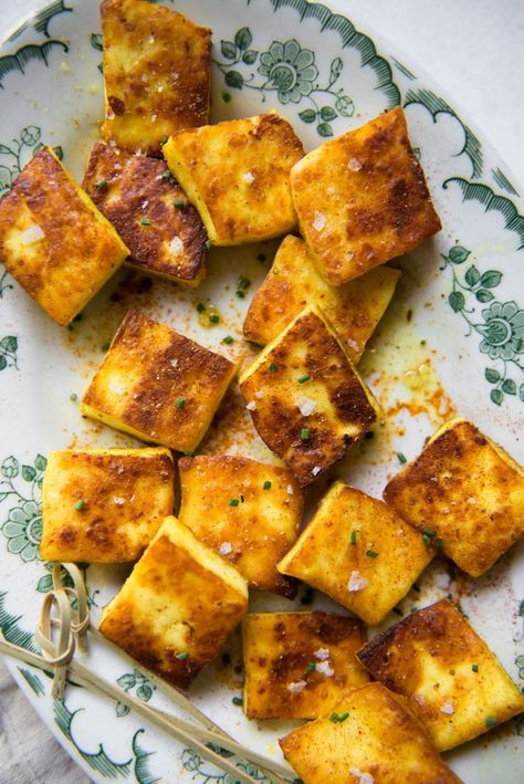 Fried Paneer, Paneer Snacks, Indian Cheese, Paneer Cheese, Paneer Dishes, Paneer Recipe, Clam Recipes, Paneer Recipes, Great Appetizers