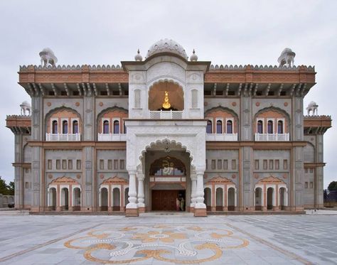 Guru Nanak Darbar Gurdwara at Gravesend (Kent, UK) Gravesend Gurdwara, Decorative Architecture, Gravesend Kent, Asia Architecture, Nanak Dev Ji, Medieval City, Kent Uk, Guru Pics, Dev Ji