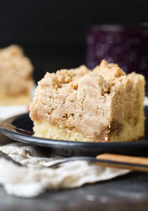 Double the Crumb Cake: A tender vanilla cake, swirled with cinnamon sugar & topped with as much crumb topping as would fit in the pan! Crumb Coffee Cakes, Coffee Cake Recipes Easy, Crumb Cake Recipe, Sour Cream Coffee Cake, Cake Vanilla, Cinnamon Cake, Torte Cupcake, Breakfast And Brunch, Breakfast Sweets