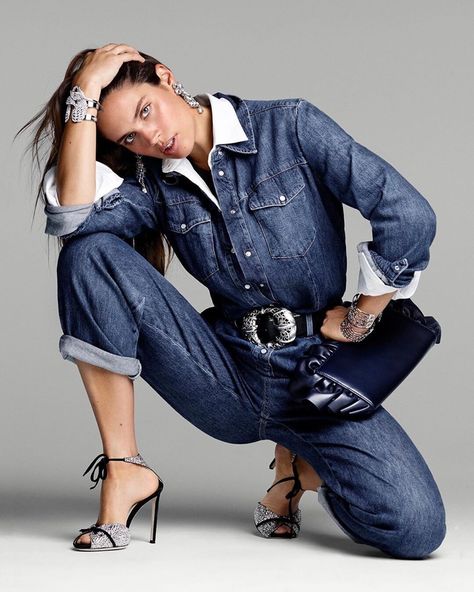 Sara Sampaio Rocks Denim Fashion for ELLE Italy Denim Photoshoot, Denim Studio, Denim Editorial, Sara Sampaio, All Jeans, Denim Day, Denim Trends, Fashion Photography Editorial, Fashion Weeks