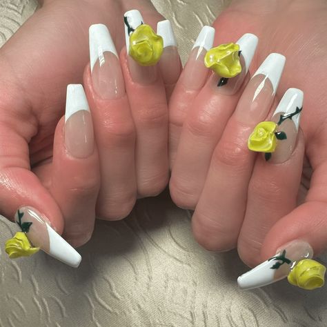 Gigi Hadid's 3D Floral Met Gala Nails Are Little Works of Art Gigi Hadid Nails, Met Gala Nails, Gala Nails, Gigi Hadid Met Gala, Curled Bob, Bold Red Lips, Her Nails, Fashion Themes, Body Hair Removal