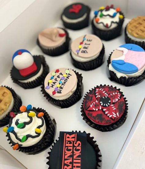 Heartstopper Cupcakes, Stranger Things Cupcakes Ideas, Cupcakes Stranger Things, Stranger Things Cake Ideas, Stranger Things Food, Stranger Things Cupcakes, Stranger Things Cookies, Stranger Things Cake, Stranger Things Halloween Party