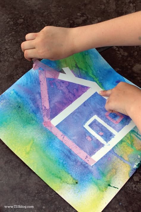 Spray Bottle Painting - get the kids outside with this fun painting and tape… Spray Bottle Painting Preschool, Spray Bottle Art Preschool, Color Wars Activities For Kids, Spray Bottle Activities For Kids, Tape Painting Kids, Tape Art For Kids, Tape Resist Art For Kids, Spray Bottle Art, Painting With Hands