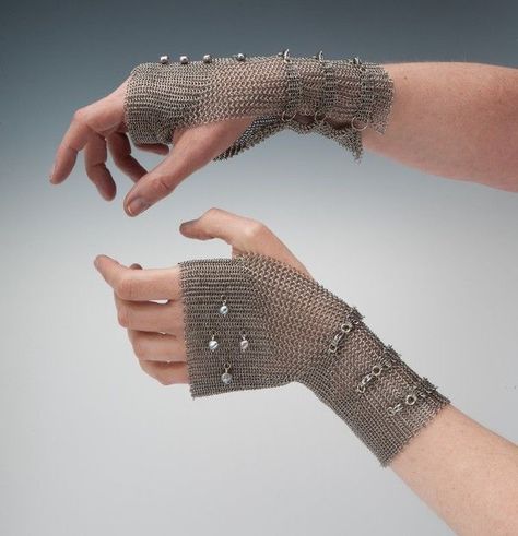 Joan Of Arc Costume, Chainmail Glove, Chainmail Clothing, Edgy Bridal, Knight Costume, Chainmail Jewelry, Pinterest Tumblr, Joan Of Arc, Halloween Inspo