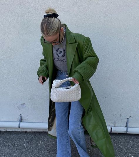 Elsa Hosk Outfits, Elsa Hosk Style, Blazer Verde, Quoi Porter, Song Of Style, It Bag, Elsa Hosk, E Logo, Signature Look