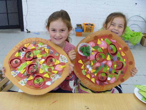 Food art...pizza pARTy (Pop Art/Artists)  Love this idea!  Perhaps toss in "Cloudy with a chance of meatballs?" Pizza Craft, Pop Art Artists, 4th Grade Art, 3rd Grade Art, Elementary Art Projects, Delicious Pizza, Kindergarten Art, Art Lessons Elementary, School Art Projects